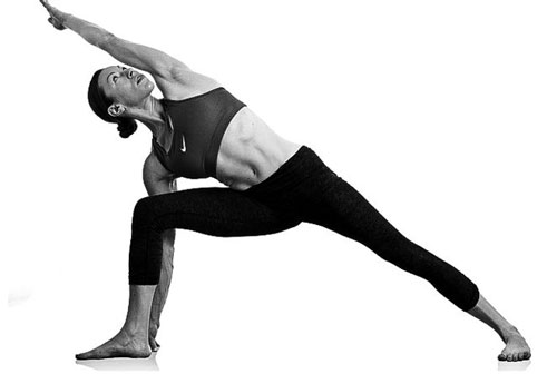 Utthita Parsavakonasana (حرکت مثلث 90 درجه) اوتیتا پارساواکونآسانا